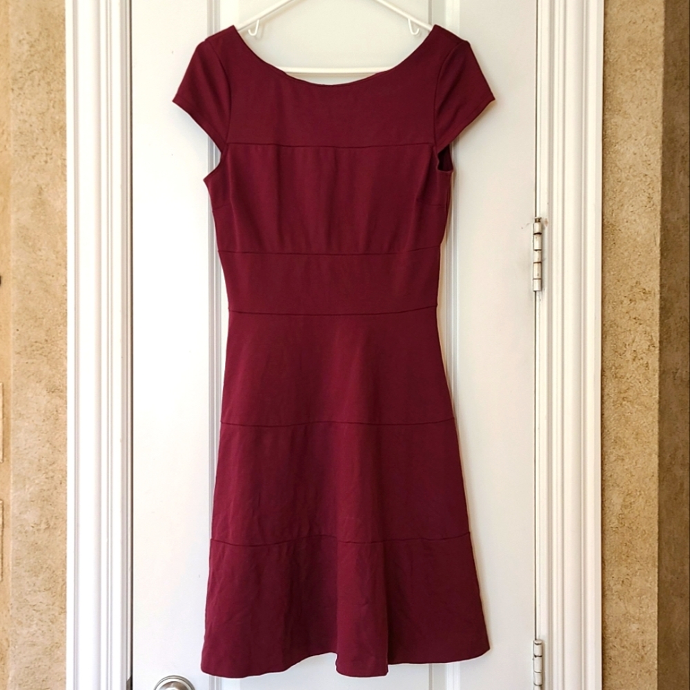 Banana Republic Women's Fit & Flare Dress Scoop Back Burgundy Maroon Size 4